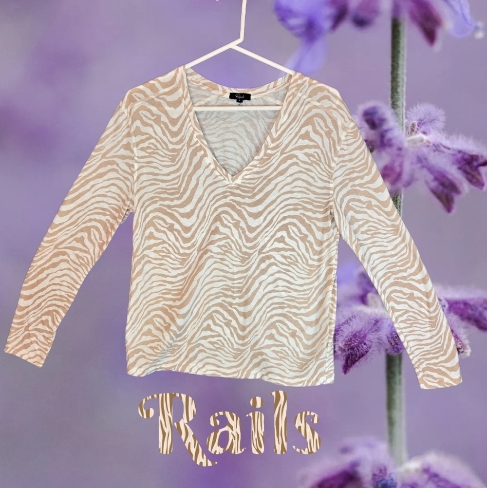 Rails Womens sz S The Sami Long Sleeve V-Neck T-Shirt Tan Abstract Tiger Print